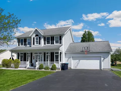 12 Brookwood Hills Dr, Horseheads, NY 14845