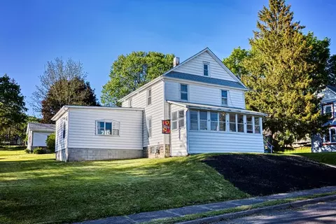 9 W Spruce St, Corning, NY 14830