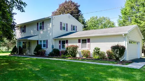 68 Brookside Cir, Elmira, NY 14903