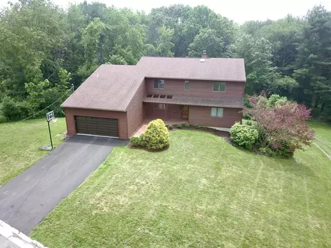 197 Ridgefield Rd, Endicott, NY 13760