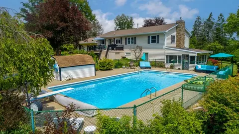 2590 Morrcrest Dr, Corning, NY 14830