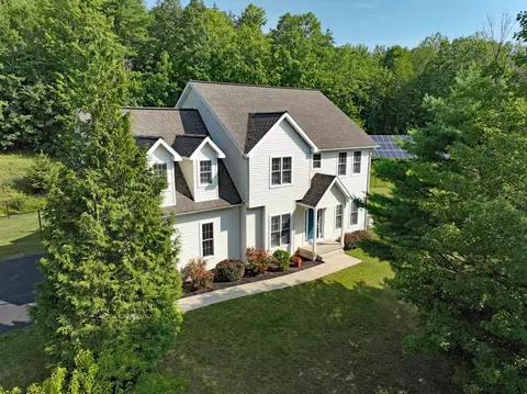 2631 Honeysuckle Ln, Elmira, NY 14903
