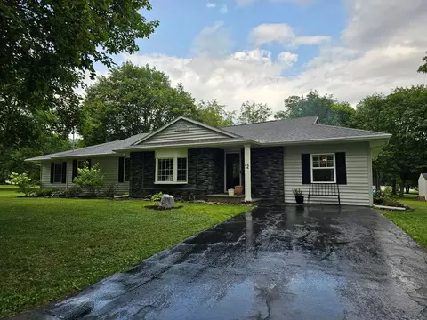 12 Spruce St, Big Flats, NY 14814
