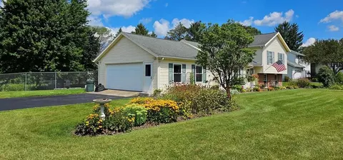 290 Meadowbrook Pkwy E, Horseheads, NY 14845