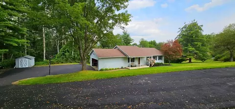 2462 Morrcrest Dr, Corning, NY 14830