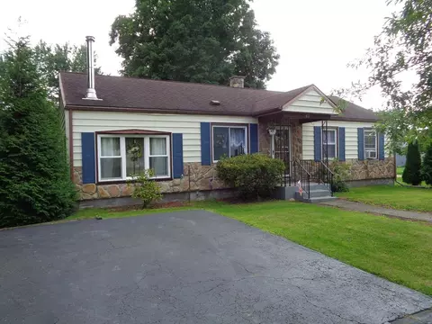 41 Riverside Cir, Corning, NY 14830