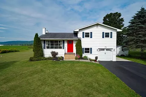 106 Belaire Dr, Horseheads, NY 14845