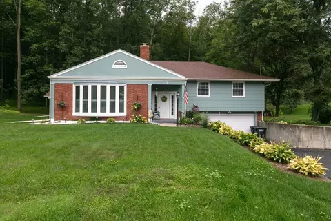 7 Meadow Dr, Big Flats, NY 14814