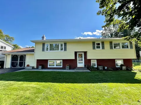 181 Oriole Dr, Horseheads, NY 14845