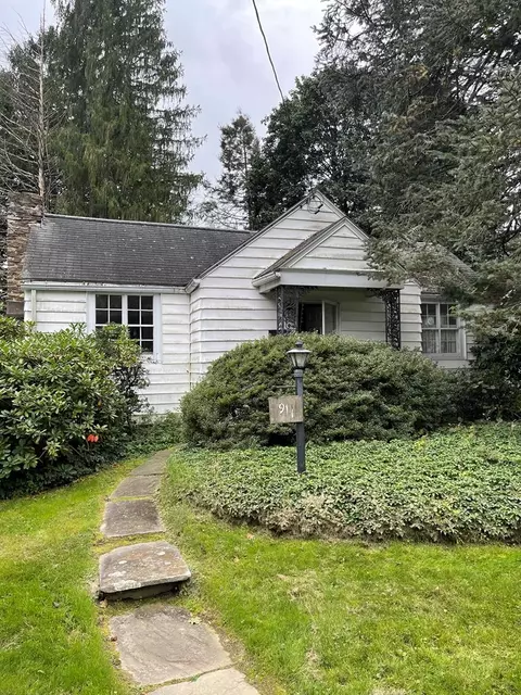911 W First St, Elmira, NY 14905
