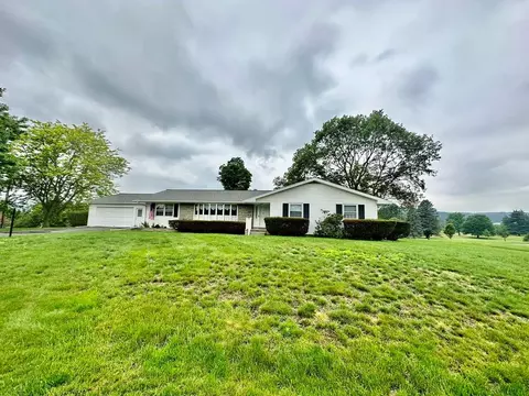 3 Fairway Ln, Veteran, NY 14845
