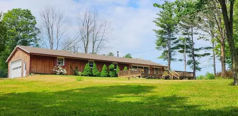 91 Lakeside Dr, Sayre, PA 18840
