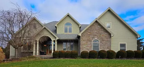 7 Briar Ln, Elmira, NY 14903