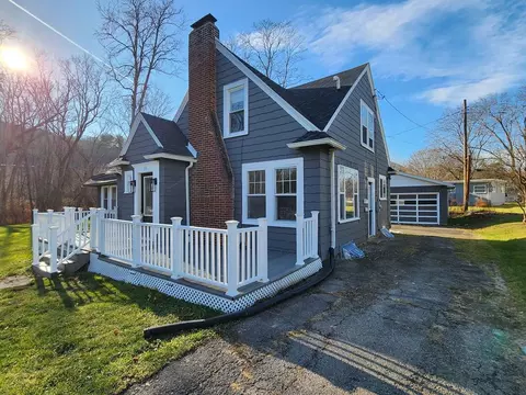 55 Larchmont Rd, Elmira, NY 14905