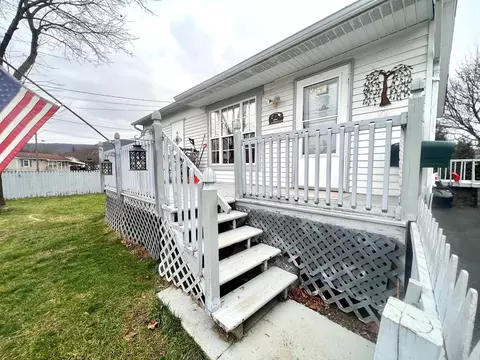 101 Parker Cir, Elmira, NY 14901