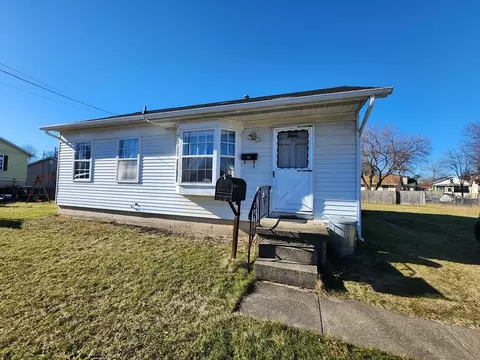 102 Parker Cir, Elmira, NY 14901