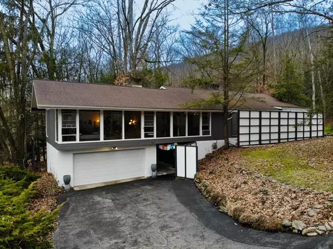 511 N Hamilton St, Erwin, NY 14870