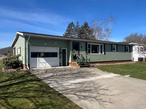 1113 Country Ln, Southport, NY 14871