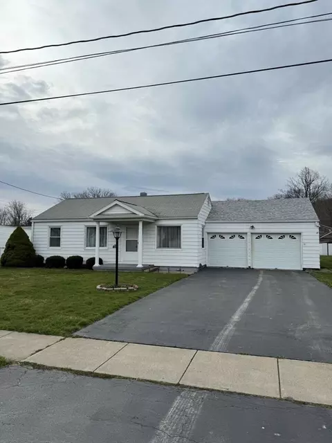 29 Charles St, Corning, NY 14830