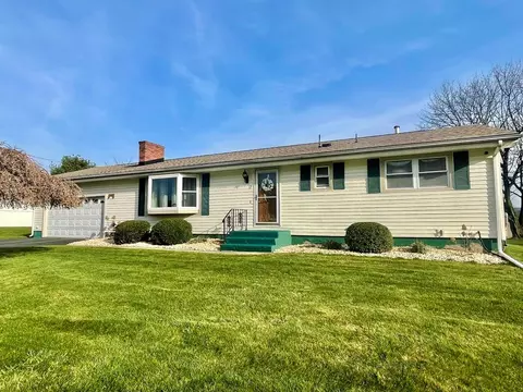 12 Reynolds Dr, Horseheads, NY 14845
