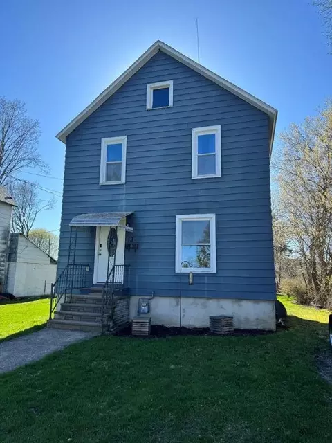 19 Fenderson St, Corning, NY 14830
