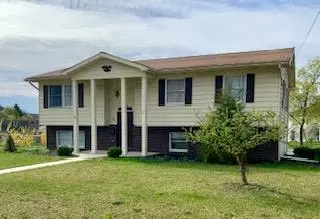240 E Pulteney St, Corning, NY 14830