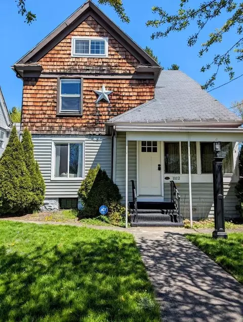 1112 College Ave, Elmira, NY 14901