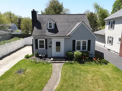 37 Sunnyside Dr, Elmira, NY 14905