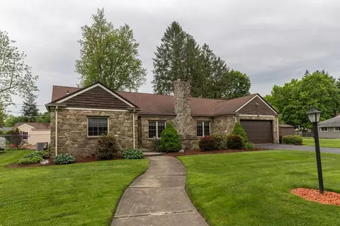98 Curren Dr, Elmira, NY 14905
