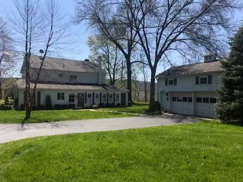 12 Lyons Rd, Elmira, NY 14901