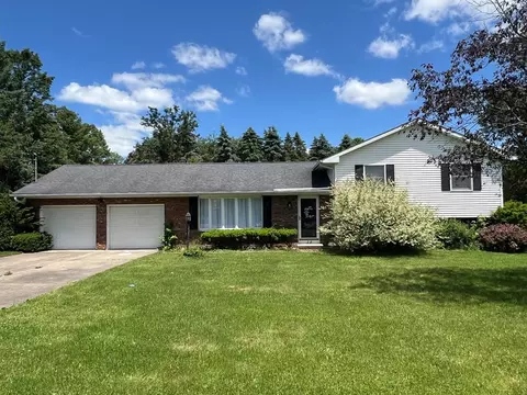 28 Carriage Cir, Elmira, NY 14903