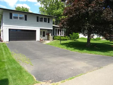 32 Orchard Dr, Big Flats, NY 14814