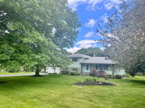 190 Burkeshire Dr, Horseheads, NY 14845