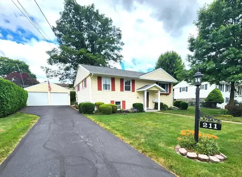 211 Scott Ln, Horseheads, NY 14845