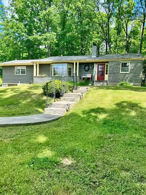 764 Larchmont Rd, Elmira, NY 14905