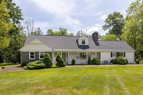 913 Oak Hill Dr, Elmira, NY 14905