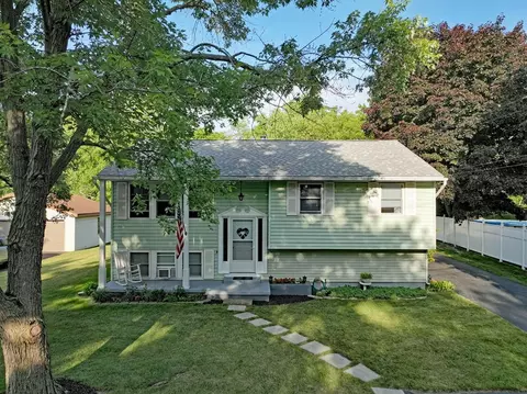 305 Manor Dr, Horseheads, NY 14845