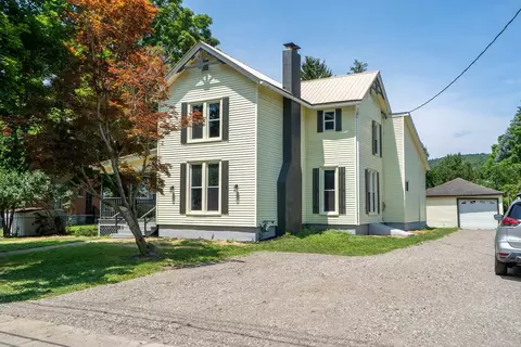 22 Chase St, Avoca, NY 14809