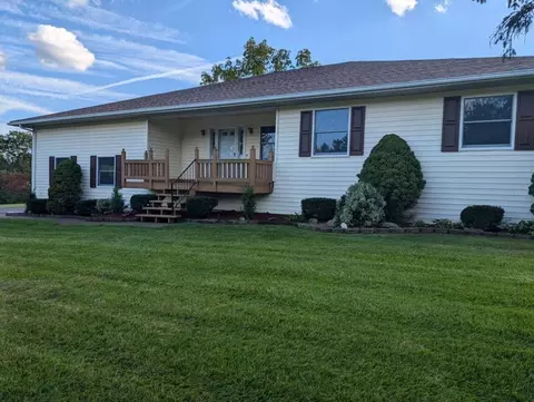 109 Lancelot Dr, Elmira, NY 14903