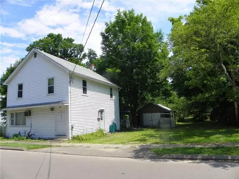 105 Cruger St, Bath, NY 14810