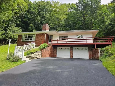 4142 Wendell Cir, Painted Post, NY 14870