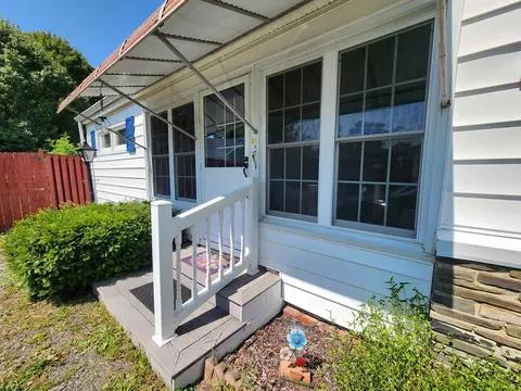 916 Spruce St, Southport, NY 14904