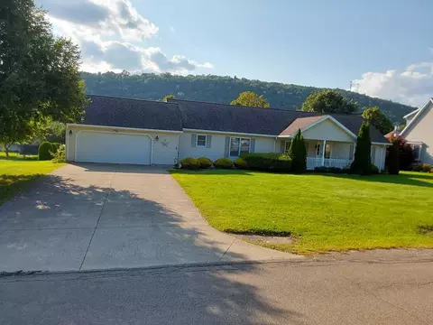 7169 Peach St, Bath, NY 14810