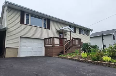 241 Oriole Dr, Horseheads, NY 14845