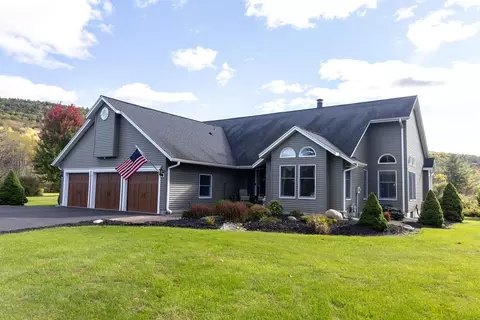 60 Farr Ln, Elmira, NY 14903