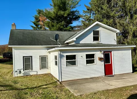 33 Farnham St, Addison, NY 14801