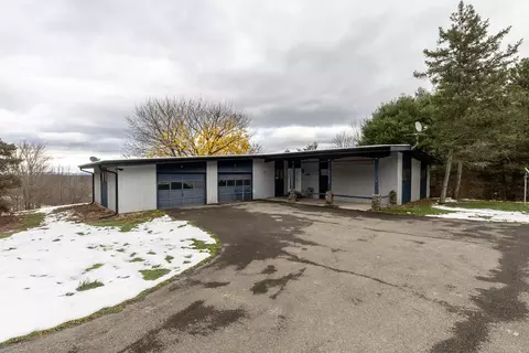 1260 Chambers Rd, Catlin, NY 14845