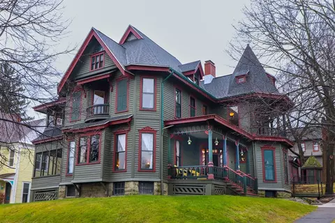 176 Cedar St, Corning, NY 14830