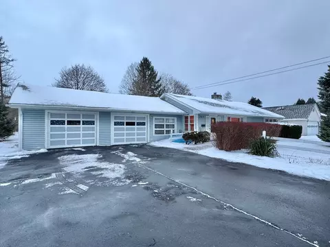 Exterior - 207 Maple Hts, Bath, NY 14810 photo 4 of 8
