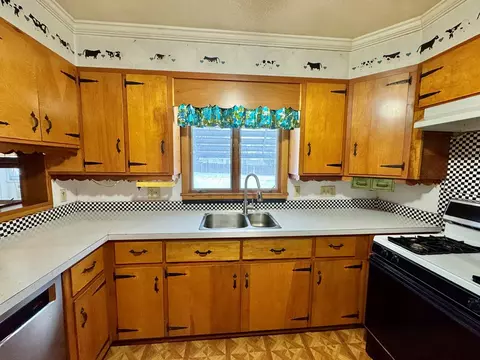 Kitchen - 207 Maple Hts, Bath, NY 14810 photo 5 of 10